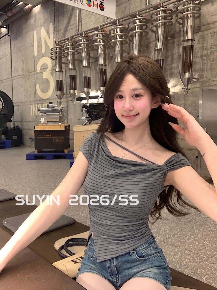 한 부서 디자인 센스 스트라이프 티셔츠 여성 비스듬한 어깨 핫걸 주름 허리 수축 작은 대중 불규칙 몸매 가꾸기 오프숄더 작은 맨위 이미지 2