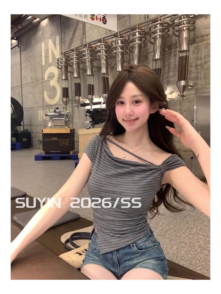 한 부서 디자인 센스 스트라이프 티셔츠 여성 비스듬한 어깨 핫걸 주름 허리 수축 작은 대중 불규칙 몸매 가꾸기 오프숄더 작은 맨위 상세 이미지 2