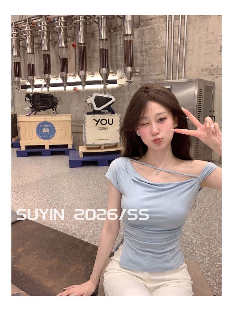한 부서 디자인 센스 스트라이프 티셔츠 여성 비스듬한 어깨 핫걸 주름 허리 수축 작은 대중 불규칙 몸매 가꾸기 오프숄더 작은 맨위 상세 이미지 4
