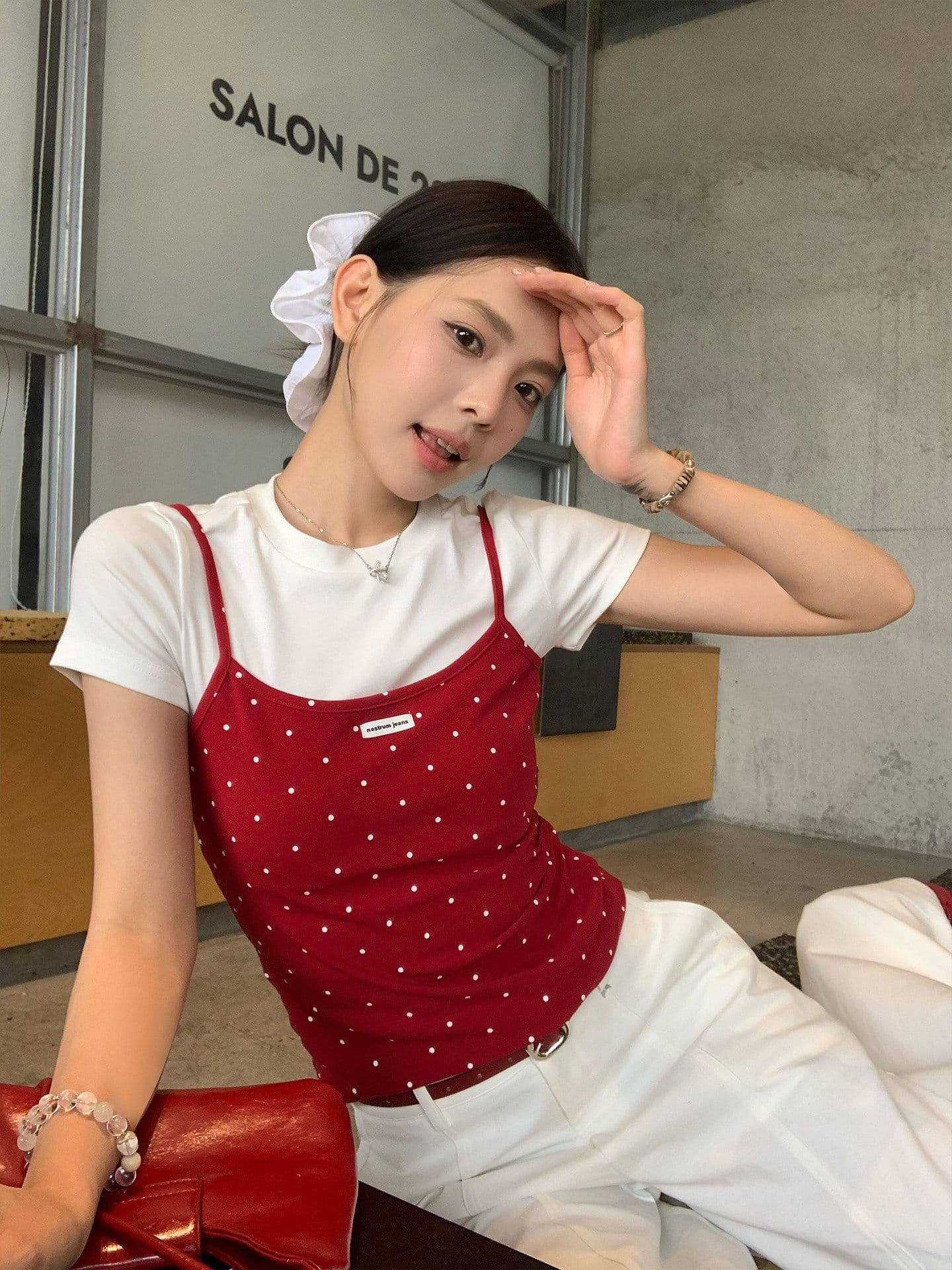 좋은 면 핫걸 바람 페이크 레이어드 도트 무늬 반팔 티셔츠 여성 여름 작은 대중 디자인 센스 몸매 가꾸기 긍정적 인 어깨 의류