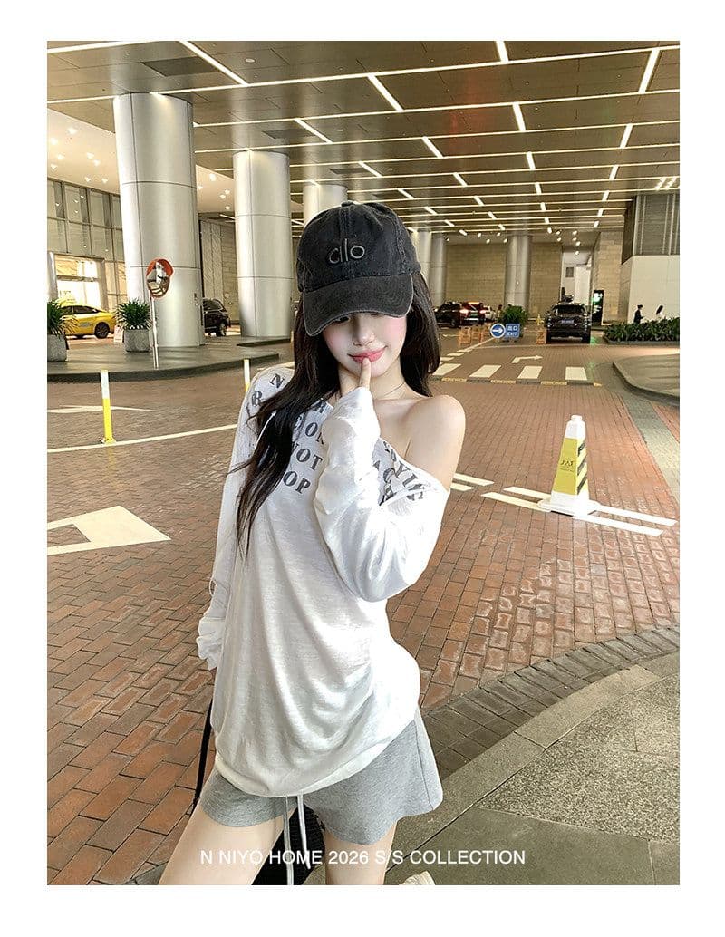 여름 섹션 한 부서 알파벳 프린트 블라우스 긴팔 라이 경기 서울 비스듬한 어깨 티셔츠 여성 아름다운 베이지 색 루즈핏 맨위 상세 이미지 8