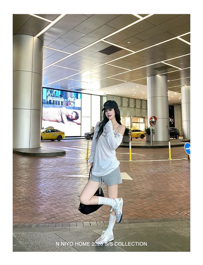 여름 섹션 한 부서 알파벳 프린트 블라우스 긴팔 라이 경기 서울 비스듬한 어깨 티셔츠 여성 아름다운 베이지 색 루즈핏 맨위 상세 이미지 11
