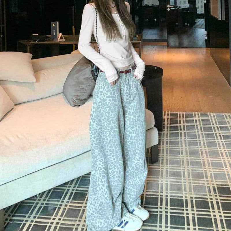 아메리칸 레오파드 무늬 넓은 다리 청바지 여성 2026 가을 새로운 디자인 센스 중간 허리 루즈핏 슬림해 보이는 스트레이트 긴 바지 이미지 3
