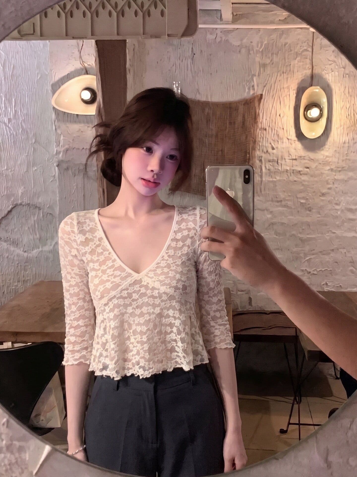 가을 새로운 달콤함 연령 감소 몸매 가꾸기 슬림해 보이는 쇼트 스타일 맨위 순수한 욕망 바람 품격 레이스 V넥 얇은 스타일 중간 소매 티셔츠 상세 이미지 1