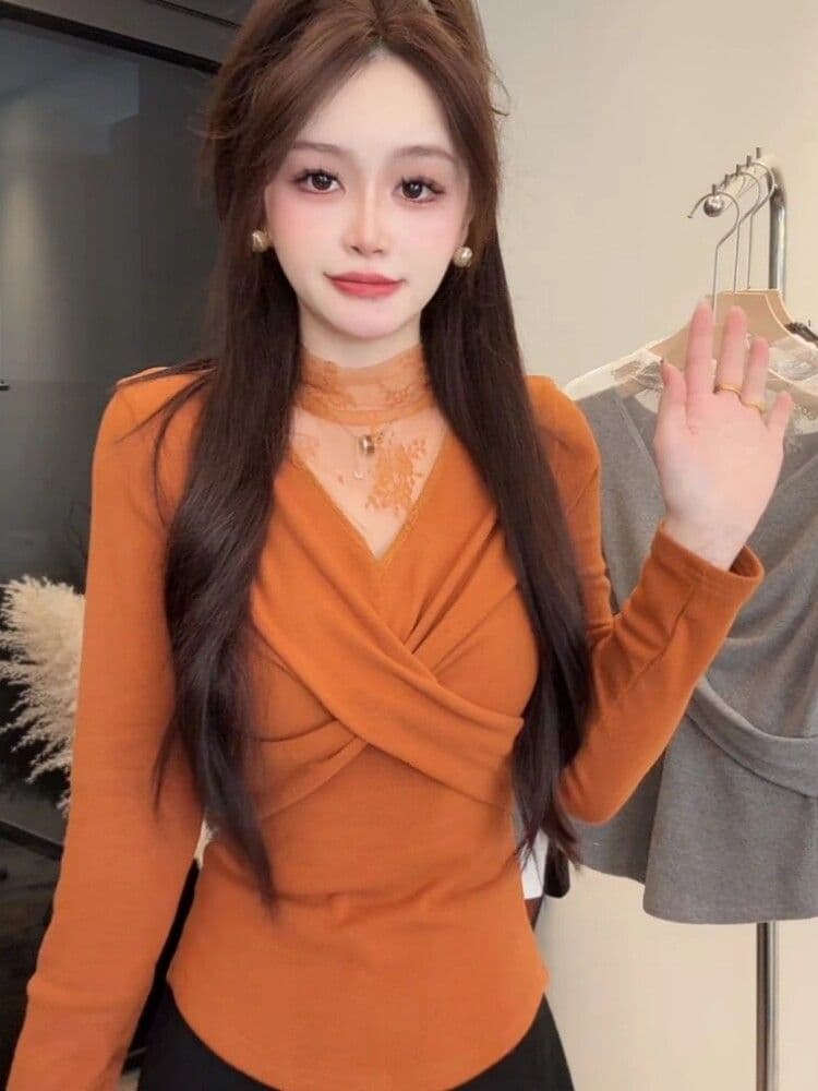 가을 새로운 슬림해 보이는 기본 셔츠 맨위 사람들 면 연삭 털 디자인 센스 비틀림 레이스 조각 V넥 긴팔 티셔츠 여성 상세 이미지 3