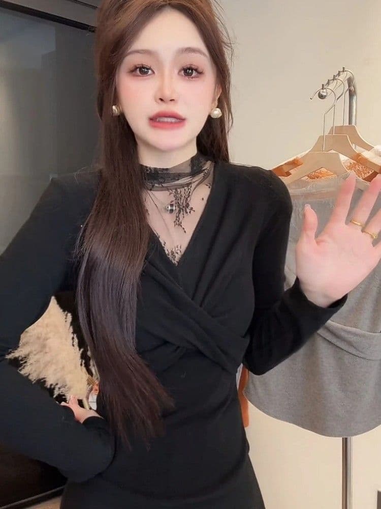 가을 새로운 슬림해 보이는 기본 셔츠 맨위 사람들 면 연삭 털 디자인 센스 비틀림 레이스 조각 V넥 긴팔 티셔츠 여성 상세 이미지 4