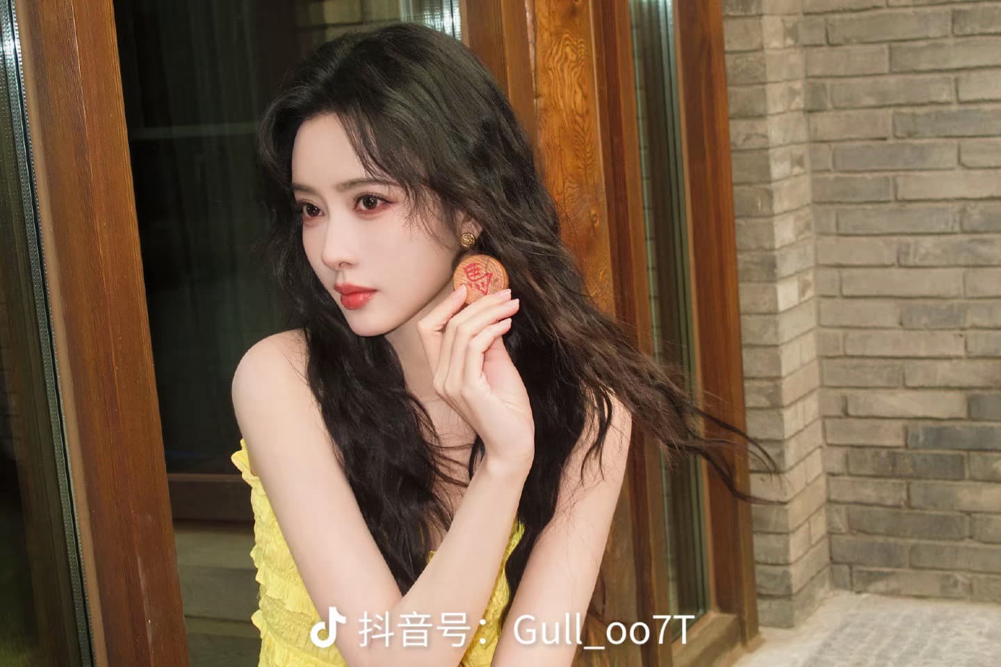 멘 시우스 정의 같은 단락 품격 달콤함 황색 민소매 작은 대중 허리 수축 슬림해 보이는 드레스 주름 장식 휴가 바람 롱 스커트 여성 상세 이미지 1