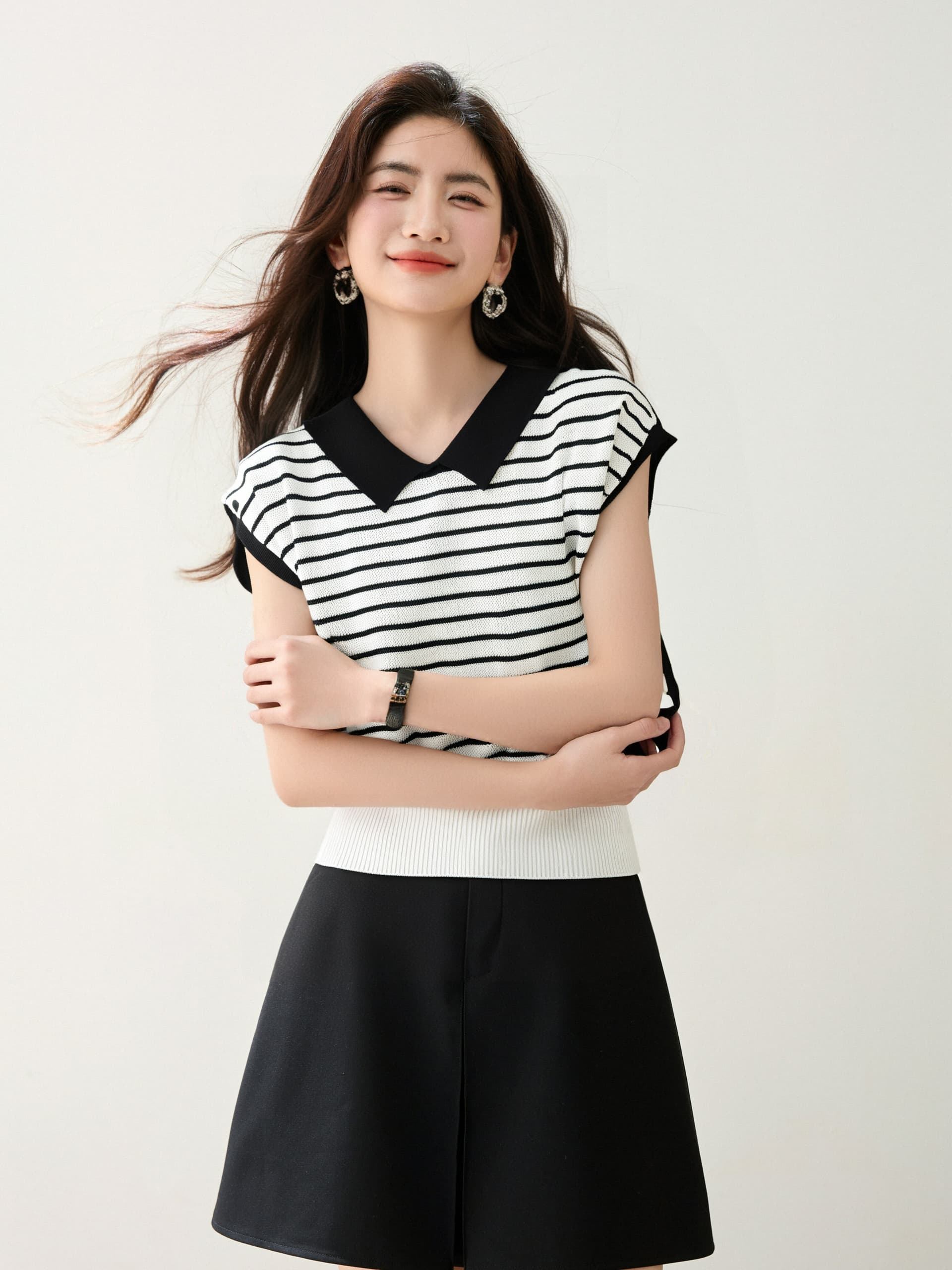 POLO 칼라 배색 스트라이프 얼음 실크 니트 스웨터 여성용 짧은 소매 새로운 얇은 스타일 폴로 칼라 만나는 맨위 트렌디 이미지 3