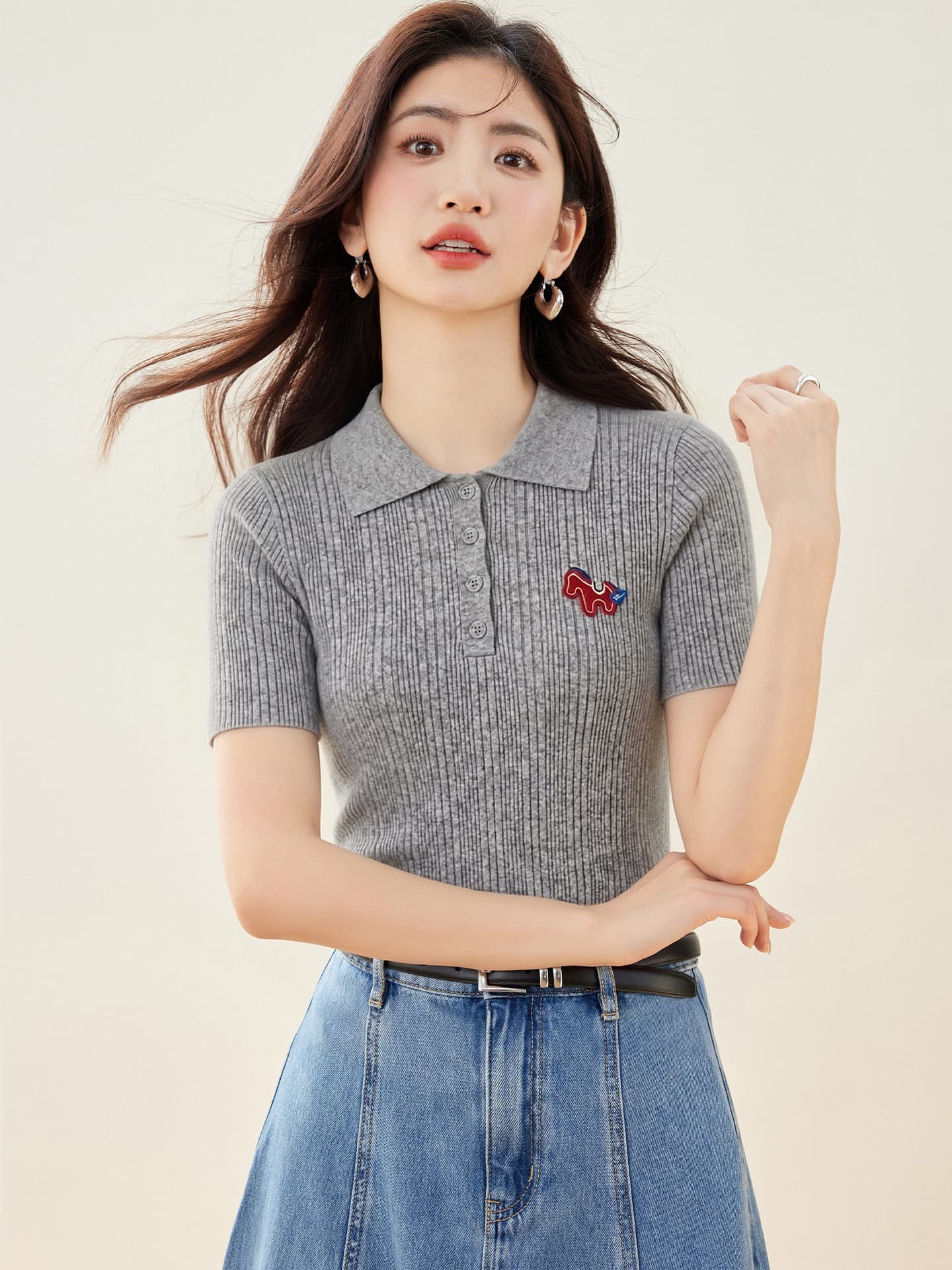 실사 있음 2026 작은 말 자수 POLO 칼라 긍정적 인 어깨 반팔 니트 스웨터 여성 품격 연령 감소 몸매 가꾸기 맨위 이미지 4