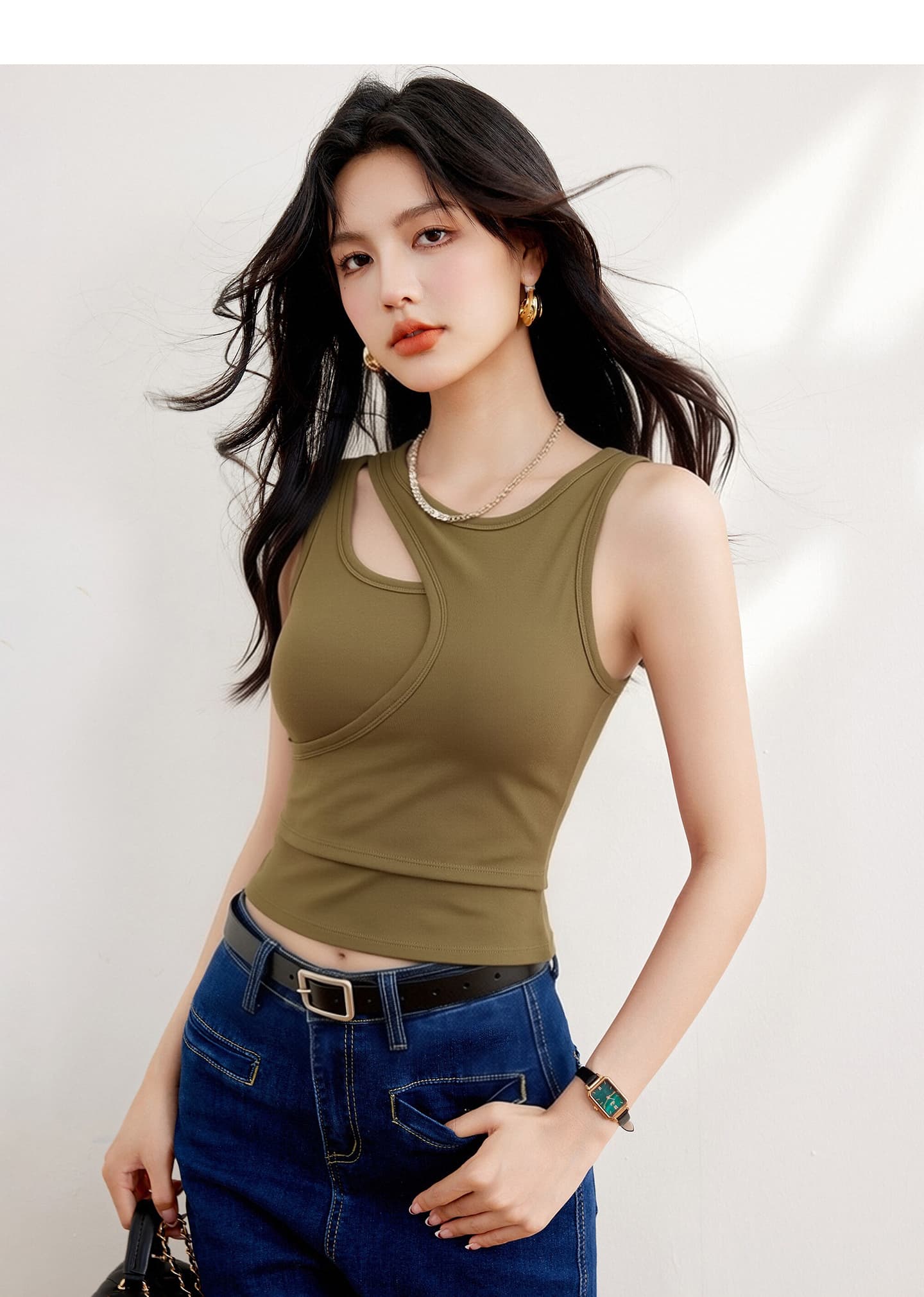 실사 2026 핫걸 섹시함 홀로우 아웃 캐미솔 여름 민소매 티셔츠 벨트 가슴 패드 차가운 바람의 소리 맨위 상세 이미지 3