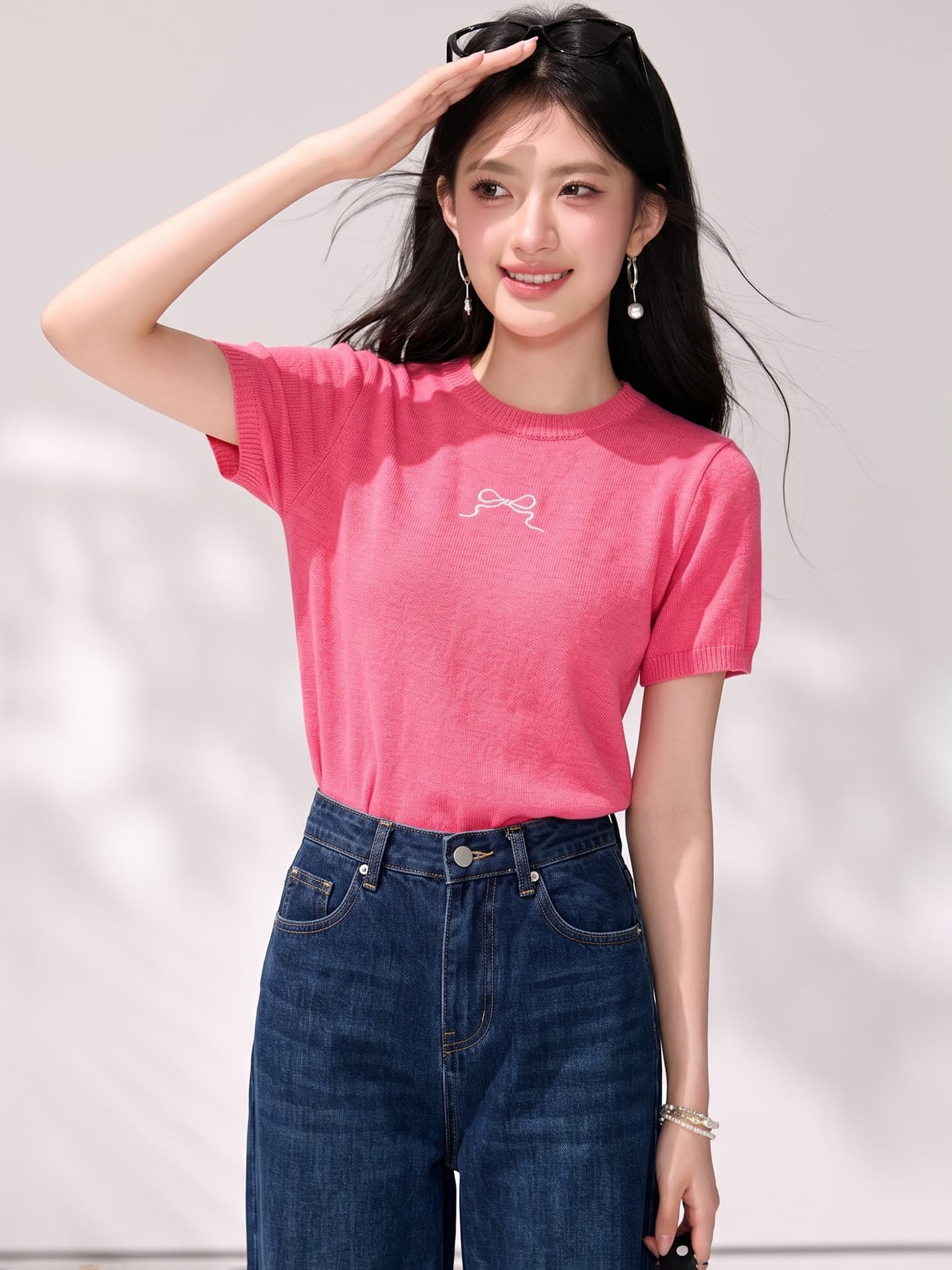 있음 2026 여름 새로운 한 부서 디스플레이 화이트 라스베리 분말 나비 매듭 반팔 티셔츠 여성 디자인 센스 슬림해 보이는 맨위 이미지 3
