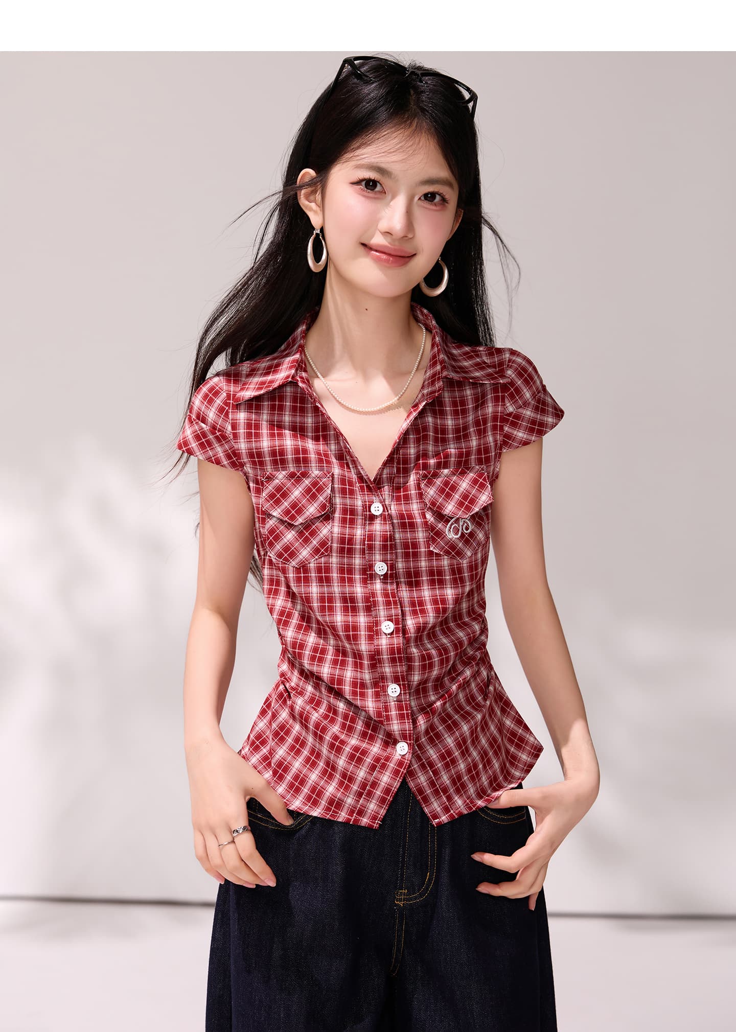 2026 여름 레트로 체크무늬 반팔 셔츠 소녀 폴로 칼라 허리 수축 몸매 가꾸기 슬림해 보이는 연령 감소 섹션 맨위 상세 이미지 4