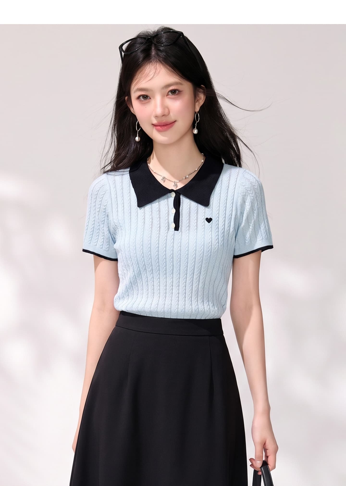 실사 있음 2026 여름 배색 POLO 칼라 반팔 여성 하트 자수 부드러운 바람 다용도 출퇴근 맨위 상세 이미지 4