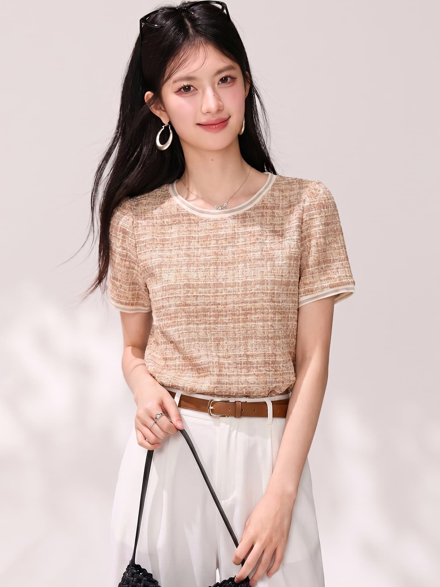 2026 작은 샤넬 스타일 체크무늬 반팔 티셔츠 새로운 캐주얼 출퇴근 라운드 넥 품격 연령 감소 트위드 체크무늬 맨위 이미지 3