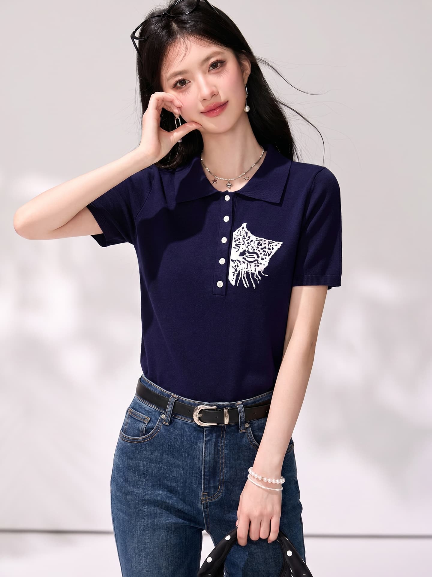 2026 레트로 POLO 칼라 자수 반팔 티셔츠 여성 블루 색상 고급 센스 슬림해 보이는 트렌드 섹션 루즈핏 맨위 이미지 3