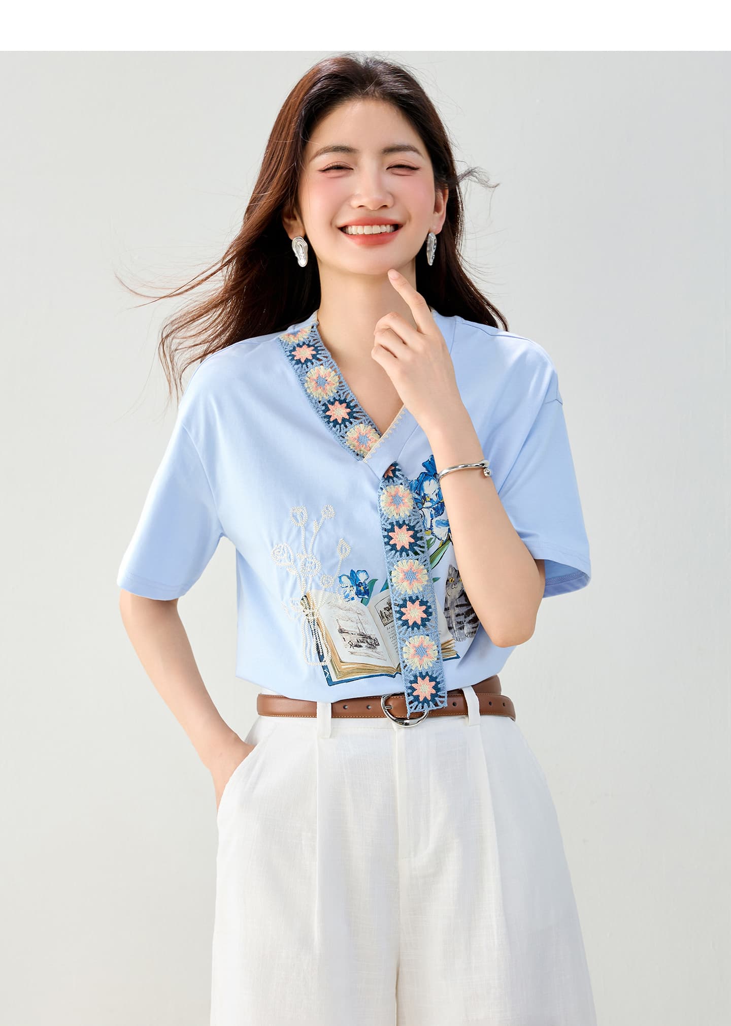 실사 2026 여름 새로운 손 자수 넥타이 프린트 반팔 티셔츠 여성 한 부서 디자인 센스 파란색 맨위 상세 이미지 9