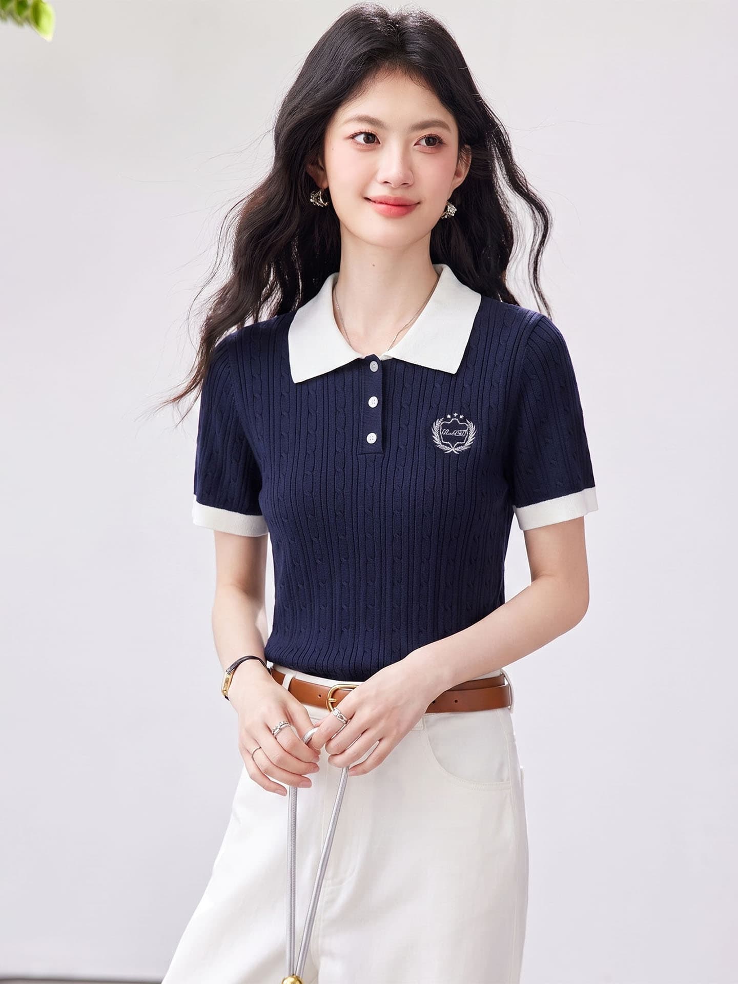있음 2026 학원 스타일 POLO 칼라 얼음 실크 니트 반팔 여름 새로운 연령 감소 배색 고급 센스 다용도 맨위