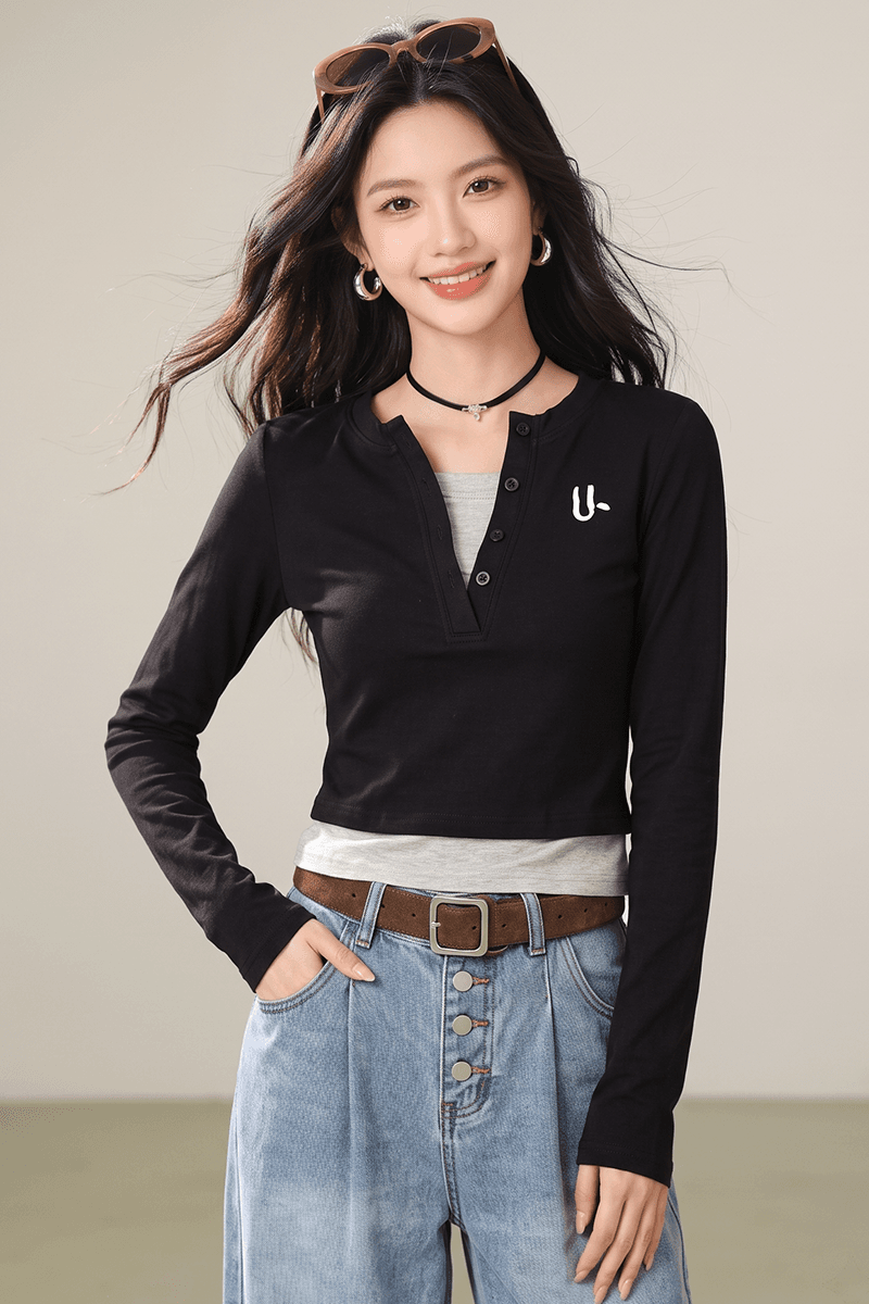 검정색 V넥 페이크 레이어드 긍정적 인 어깨 긴팔 티셔츠 여성 조기 가을 디자인 센스 몸매 가꾸기 인사이드 가져 가라. 기본 셔츠 쇼트 스타일 맨위 이미지 3