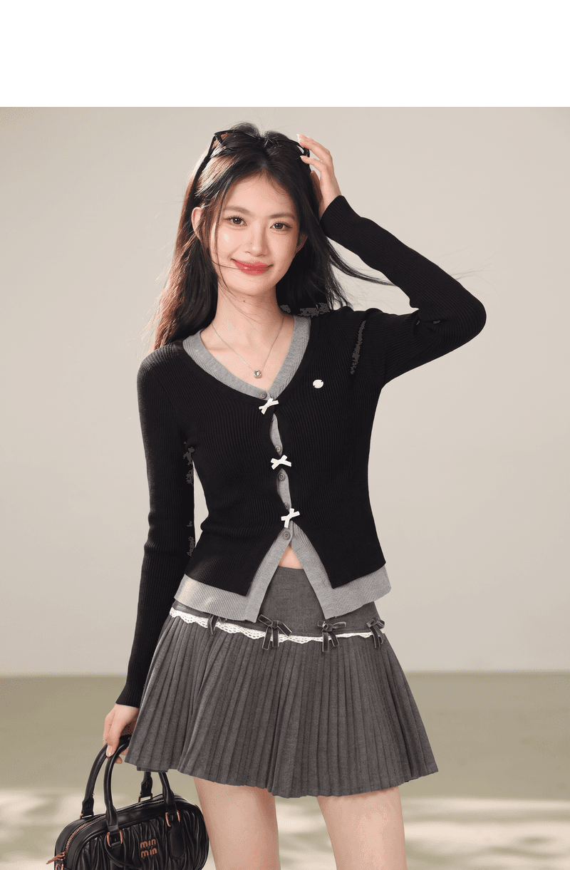 실사 배색 V넥 페이크 레이어드 긴팔 티셔츠 여성 2026 새로운 몸매 가꾸기 쇼트 스타일 허리 수축 인사이드 잡아라. 의류 상세 이미지 2
