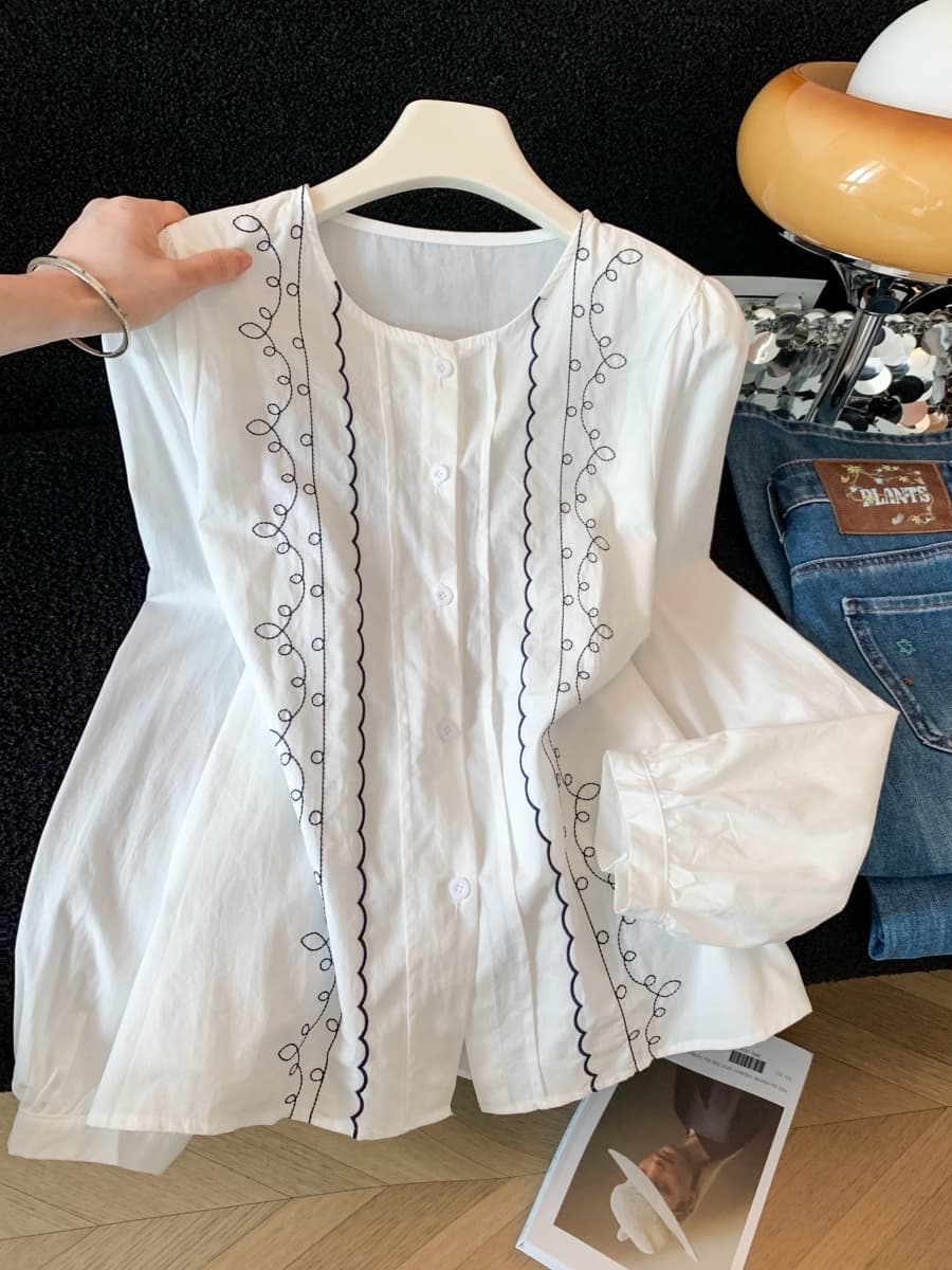 아름다운 프랑스식 작은 셔츠 2026 이른 가을 새로운 여성 의류 Chic 디자인 센스 품격 몸매 가꾸기 슬림해 보이는 느긋한 바람 맨위 이미지 2