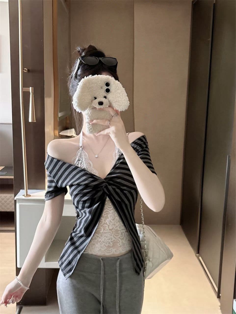 여름 새로운 순수한 욕망 바람 페이크 레이어드 스트라이프 V넥 반팔 티셔츠 여성 몸매 가꾸기 원피스 벨트 가슴 패드 다용도 맨위 상세 이미지 1