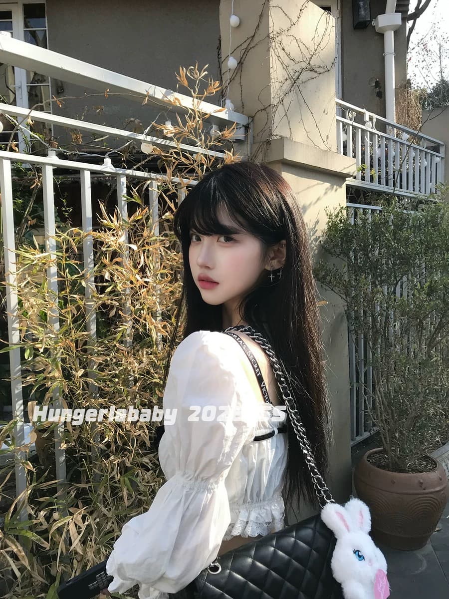 hungerlababy 26ss 작은 대중 디자인 센스 화이트 광장 칼라 레이스 조각 거품 소매 쇼트 스타일 맨위 여성 이미지 3