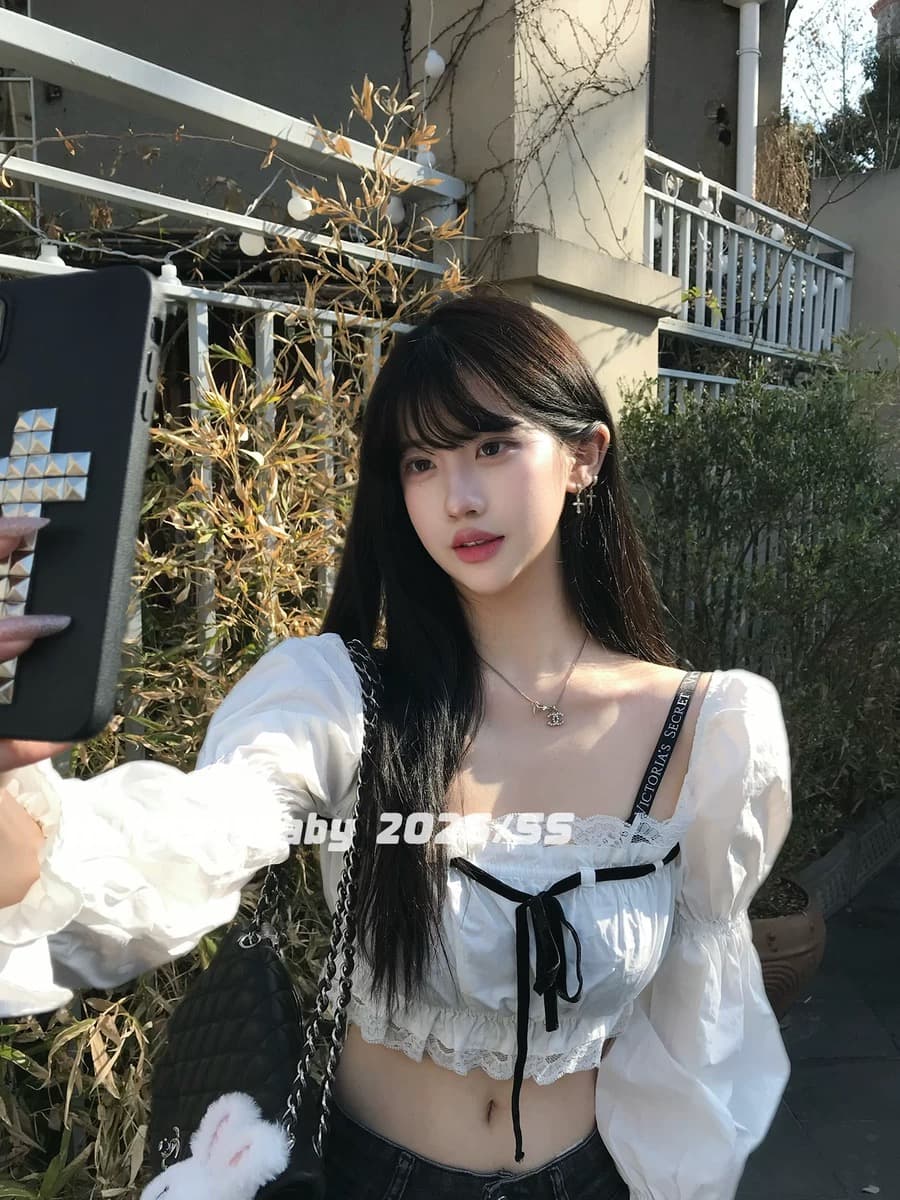 hungerlababy 26ss 작은 대중 디자인 센스 화이트 광장 칼라 레이스 조각 거품 소매 쇼트 스타일 맨위 여성 이미지 4