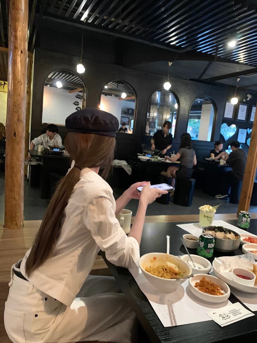 unoone 사랑 오래된 돈 바람 화이트 쇼트 스타일 프로필 모양 어깨 패드 여성 코트 봄 여름 자외선 차단 얇은 스타일 재킷 맨위 상세 이미지 5
