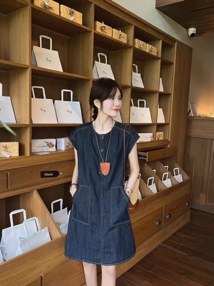 프랑스식 레트로 라운드 넥 조끼 여성 드레스 2026 여름 새로운 한국 스타일 루즈핏 슬림해 보이는 데님 롱 스커트 학생 이미지 4