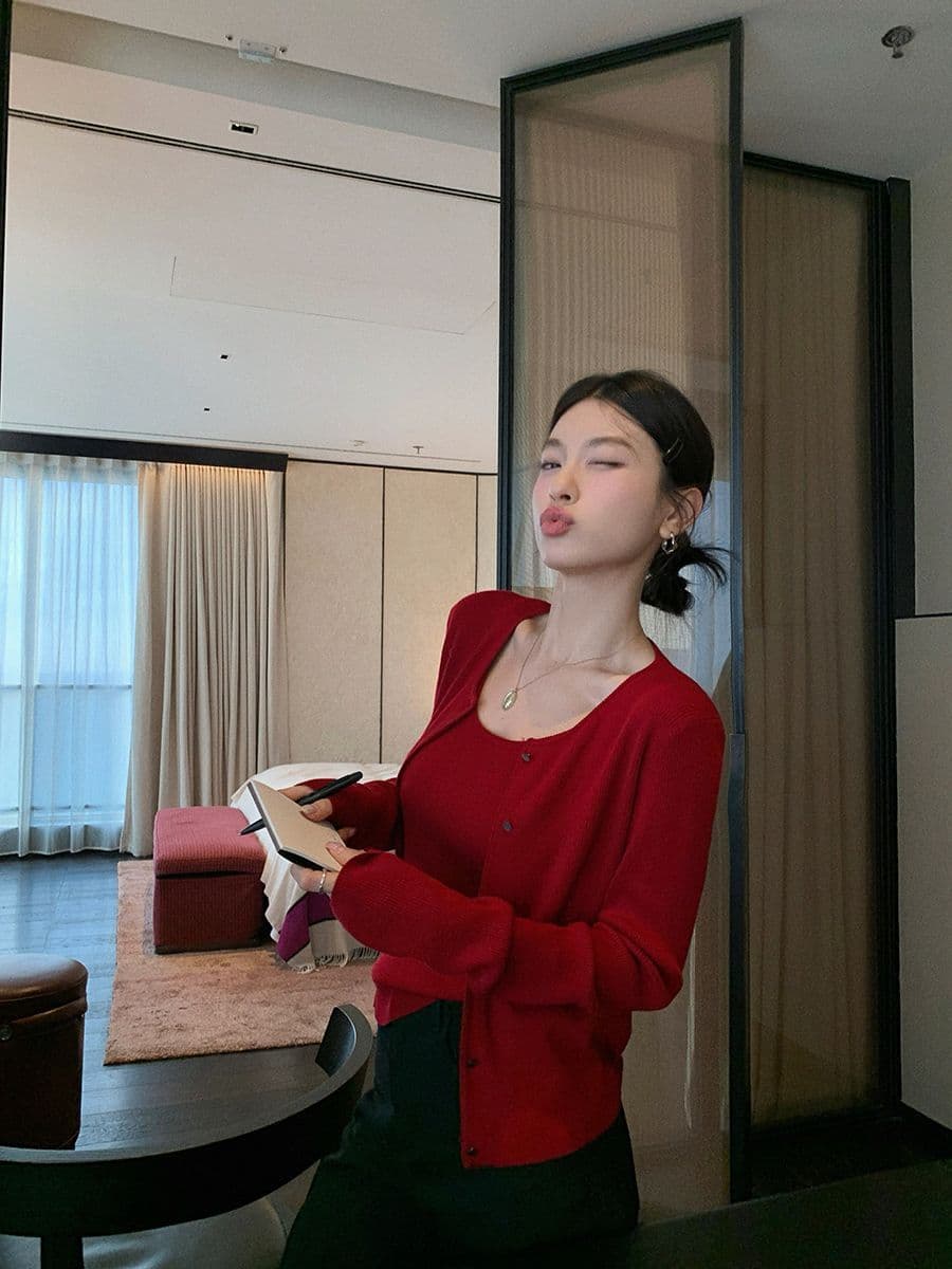 가을 새로운 2026 년 외국 가스 라운드 넥 자외선 차단 오픈 가디건 대 u 칼라 슬립 단색 다용도 쇼트 스타일 세트 여성 이미지 2