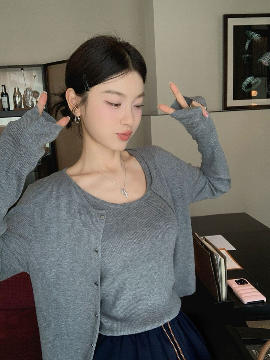 가을 새로운 2026 년 외국 가스 라운드 넥 자외선 차단 오픈 가디건 대 u 칼라 슬립 단색 다용도 쇼트 스타일 세트 여성 이미지 3