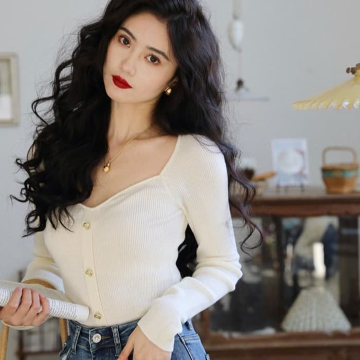 프랑스식 품격 이슬 쇄골 광장 칼라 스웨터 여자 가을 품격 고급 센스 몸매 가꾸기 슬림해 보이는 인사이드 가져 가라. 니트 기본 셔츠