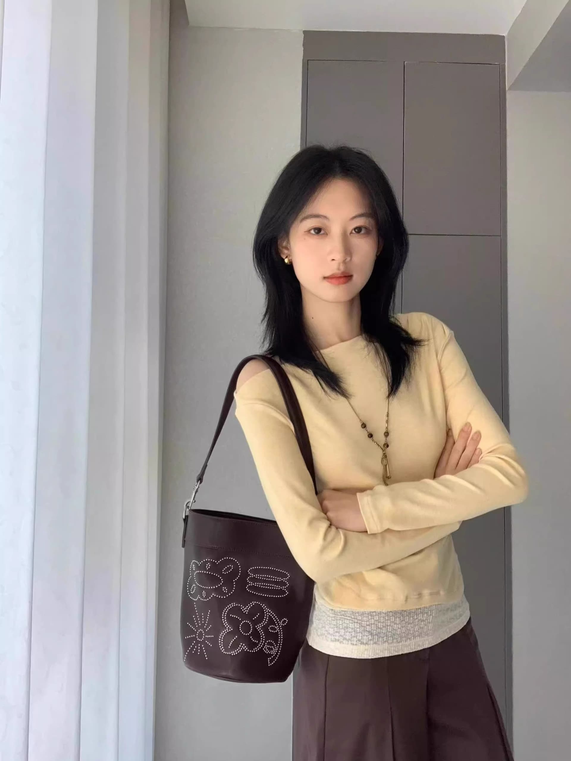 260 그램 사람들 면 모달 페이크 레이어드 비스듬한 어깨 레이스 조각 긴팔 티셔츠 몸매 가꾸기 작은 대중 오프숄더 맨위 상세 이미지 4