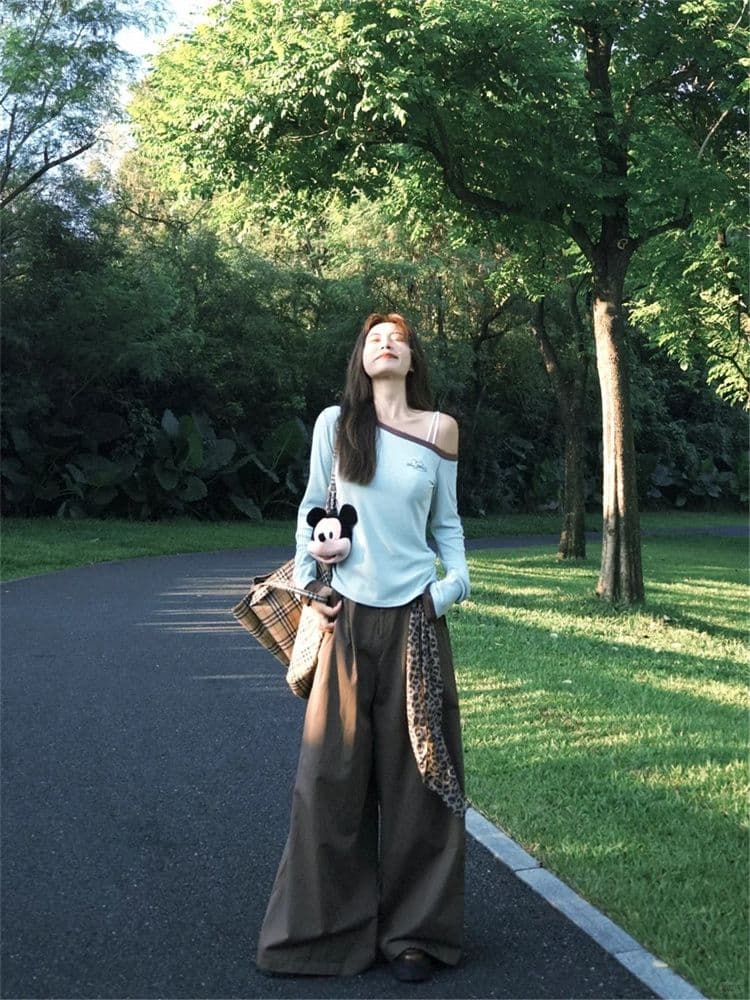 1 1 모달 한 부서 핫걸 바람 비스듬한 칼라 오프숄더 긴팔 티셔츠 여성 가을 몸매 가꾸기 슬림해 보이는 캐주얼 다용도 맨위 이미지 4