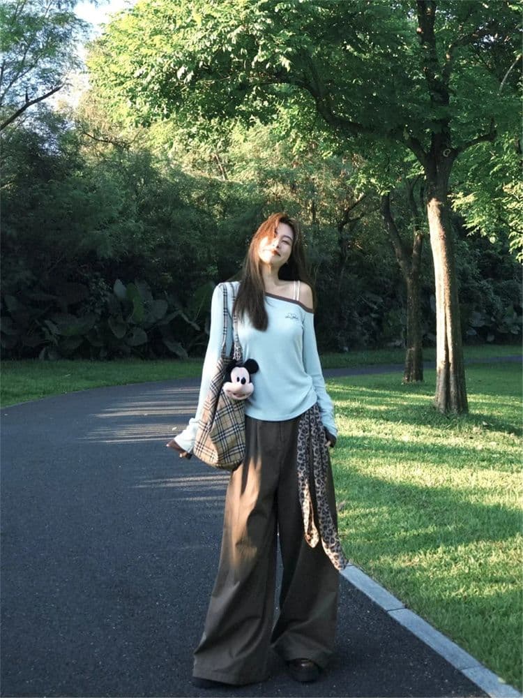 1 1 모달 한 부서 핫걸 바람 비스듬한 칼라 오프숄더 긴팔 티셔츠 여성 가을 몸매 가꾸기 슬림해 보이는 캐주얼 다용도 맨위