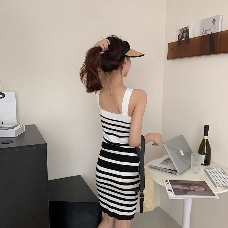 스트라이프 배색 불규칙 행침 목 튜브탑 미니 스커트 순수한 욕망 핫걸 민소매 오프숄더 몸매 가꾸기 슬림해 보이는 니트 드레스 상세 이미지 5