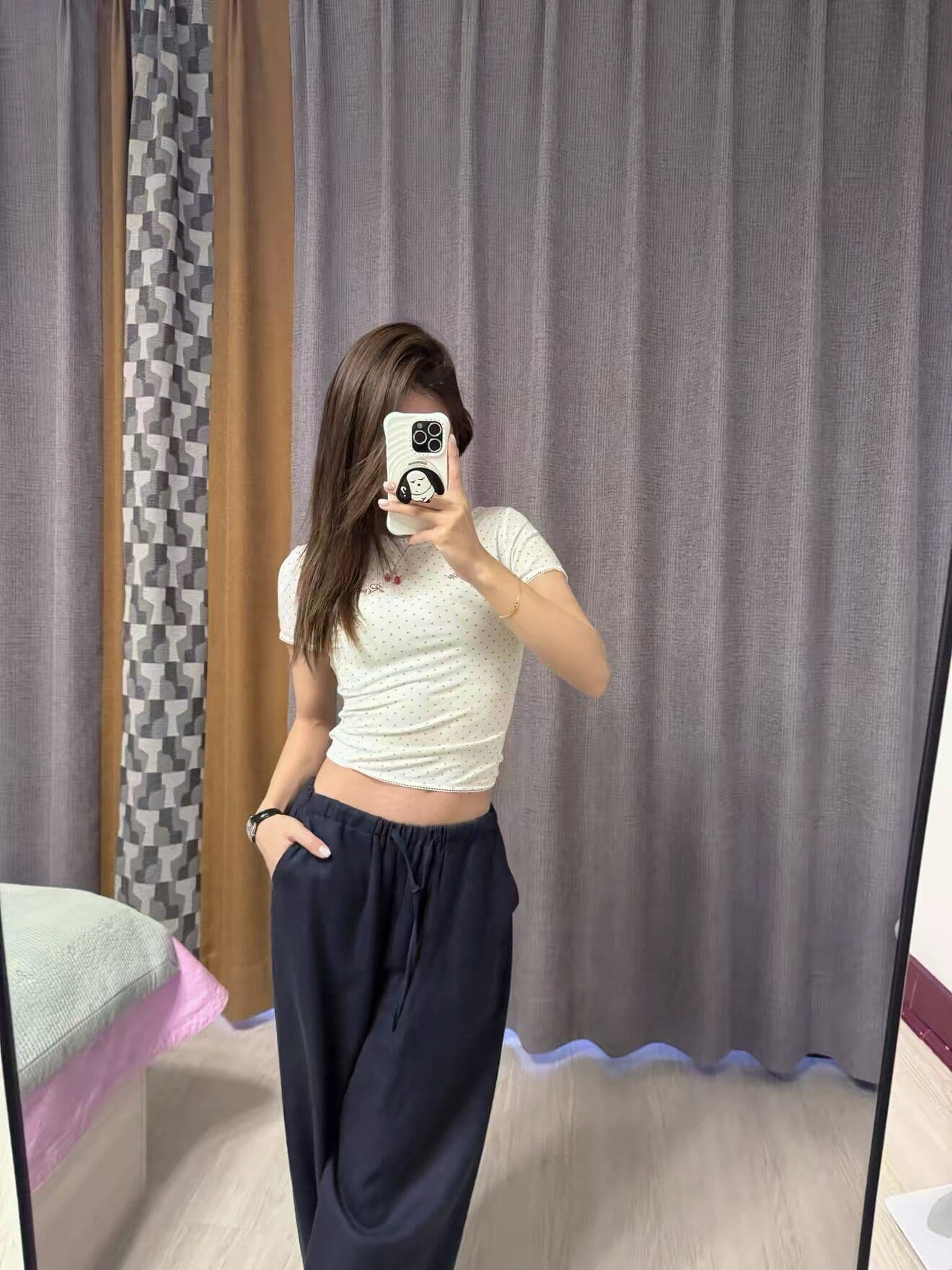 원본 원단 여름 알파벳 핫픽스 도트 무늬 반팔 티셔츠 여성 몸매 가꾸기 슬림해 보이는 달콤한 매운맛 바람 쇼트 스타일 화이트 맨위 이미지 4