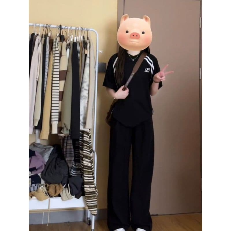 여름 새로운 아메리칸 품격 캐주얼 스포츠 슈트 여성 레트로 패션 검정색 라운드 넥 반팔 긴 바지 투피스 세트
