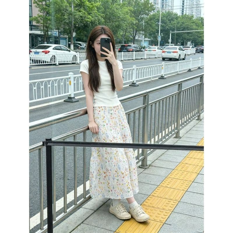소녀 달콤함 캐주얼 스포츠 슈트 여성 여름 미니멀리즘 긍정적 인 어깨 반팔 티셔츠 꽃무늬 반신 롱 스커트 투피스 세트 이미지 2