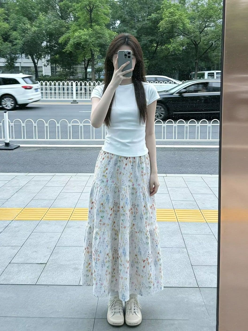 소녀 달콤함 캐주얼 스포츠 슈트 여성 여름 미니멀리즘 긍정적 인 어깨 반팔 티셔츠 꽃무늬 반신 롱 스커트 투피스 세트 상세 이미지 4