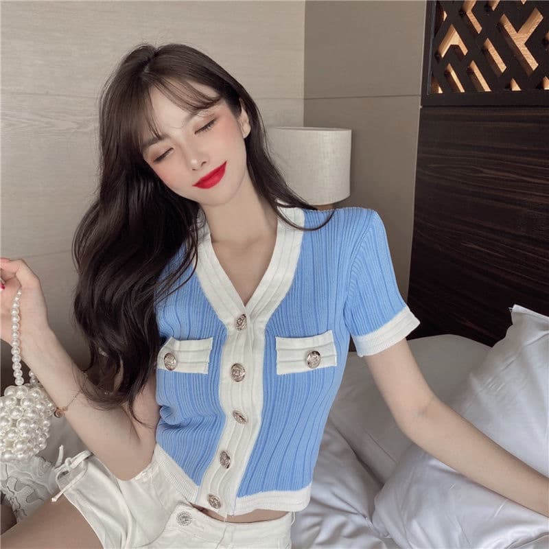 작은 샤넬 스타일 핫걸 연령 감소 니트 오픈 가디건 몸매 가꾸기 반팔 티셔츠 섹시함 V넥 기본 셔츠 디자인 센스 작은 대중 맨위