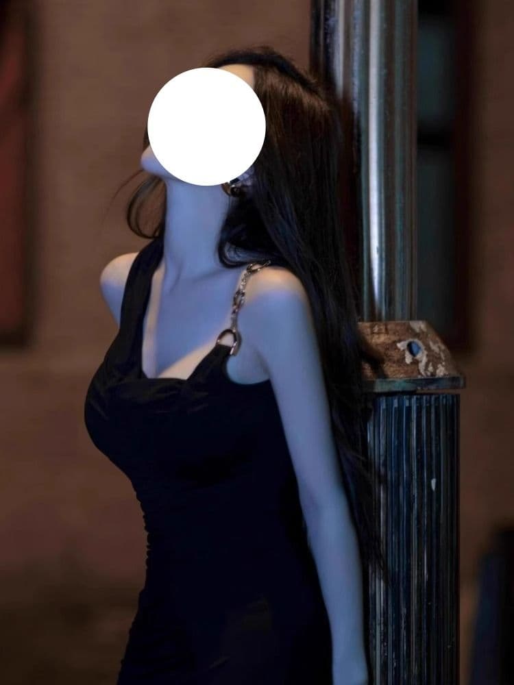 검정색 슬립 여성 드레스 디자인 센스 작은 대중 2026 년 새로운 나이트 클럽 바람 핫걸 섹시함 쇼트 스타일 타이트 스커트 이미지 3