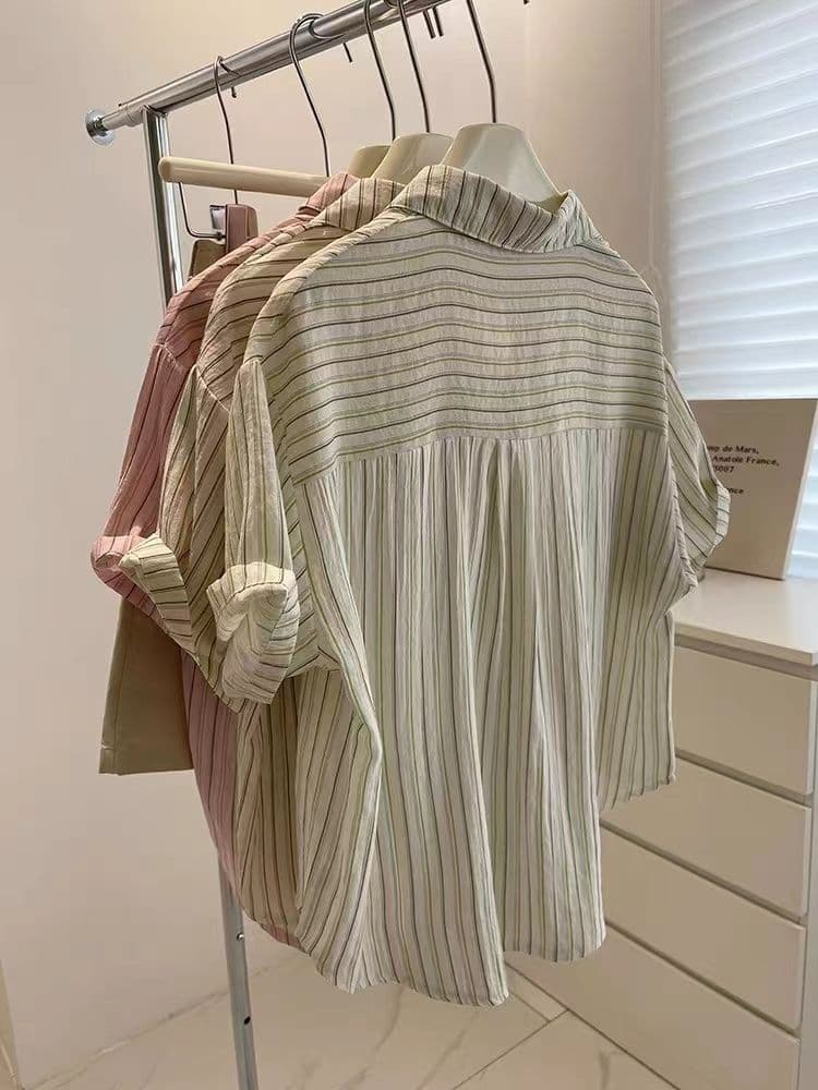 세로 줄무늬 POLO 칼라 반팔 셔츠 남자 여자 여름 드레스 2026 새로운 Chic 슬림해 보이는 셔츠 ins 상세 이미지 12