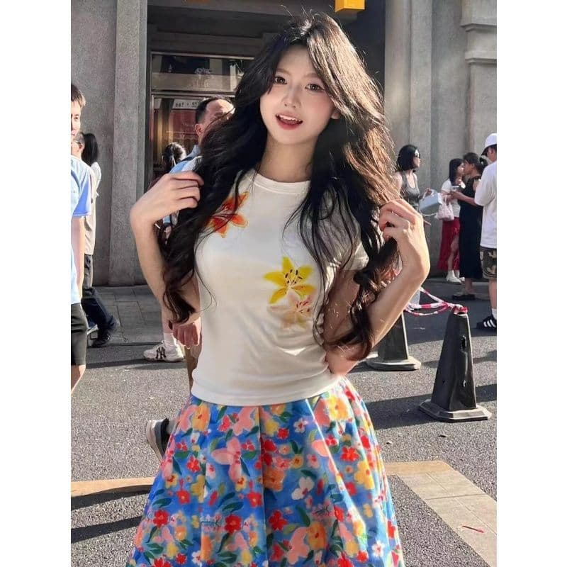 한 부서 착용 가져 가라. 꽃무늬 반신 스커트 여자 중간 롱 코트 여름 새로운 하이웨이스트 슬림해 보이는 중간 스커트 디자인 센스 화이트 반팔
