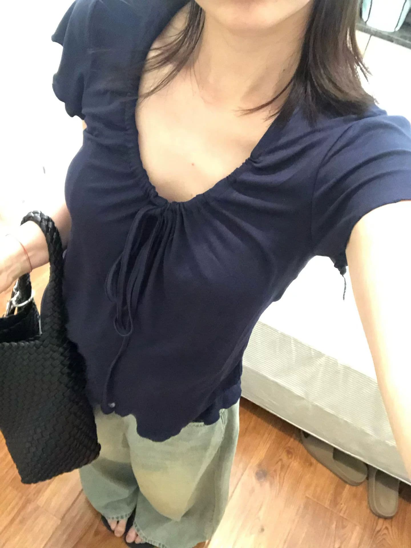사람들 면 와 사고 방식 260 그램 느슨함 센스 레이스업 u 칼라 반팔 티셔츠 작은 날다 소매 허리 수축 슬림해 보이는 맨위 상세 이미지 1