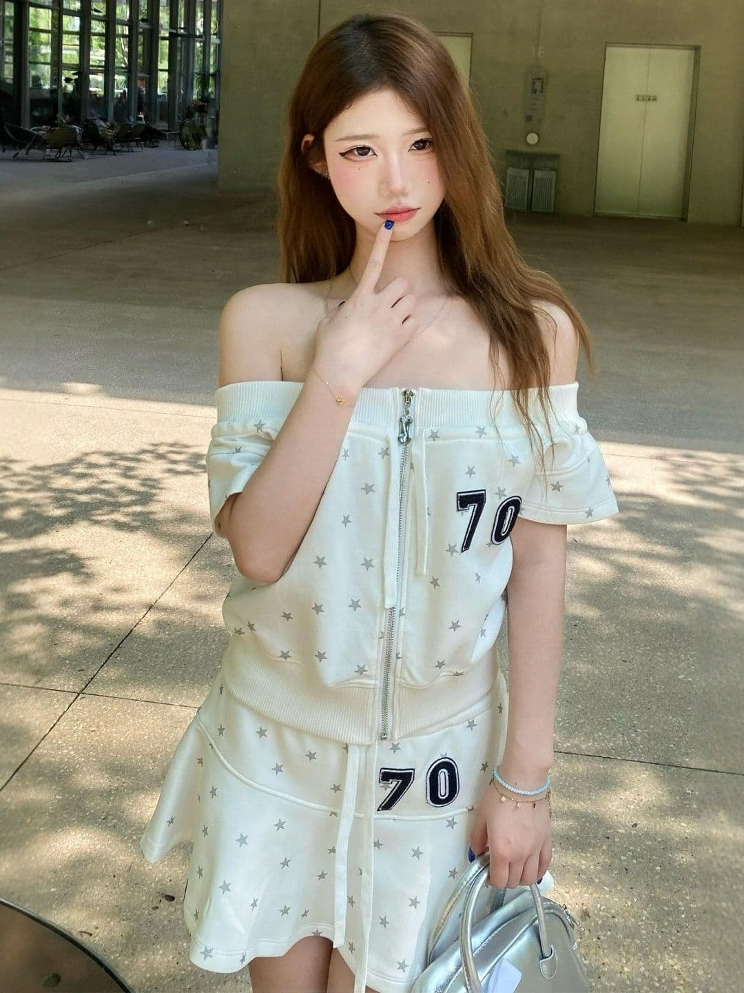 달콤한 매운맛 바람 캐주얼 스포츠 슈트 여성 여름 패션 새로운 오프숄더 지퍼 반팔 하이웨이스트 미니 스커트 투피스 세트 상세 이미지 4