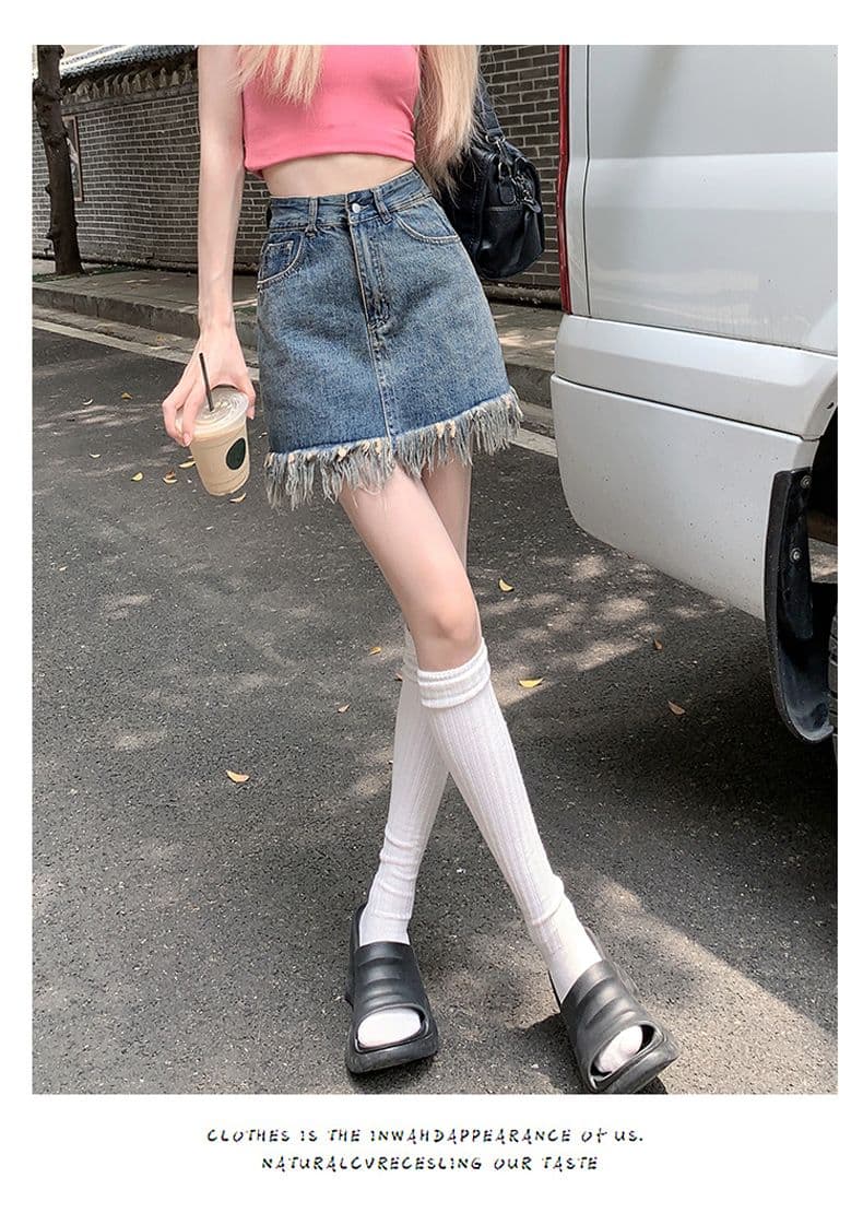 ins 바람 새로운 데님 스커트 여성 반신 패션 레트로 데님 한 마디 타이트 스커트 술 디자인 거친 가장자리 짧은 치마 상세 이미지 11