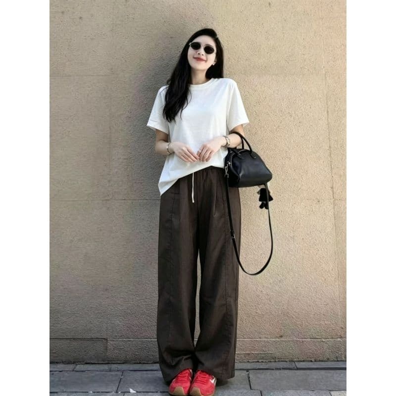 여름 ootd 착용 가져 가라. 세트 한국 스타일 연령 감소 루즈핏 화이트 반팔 티셔츠 캐주얼 슬림해 보이는 와이드 레그 팬츠 투피스 세트 이미지 2