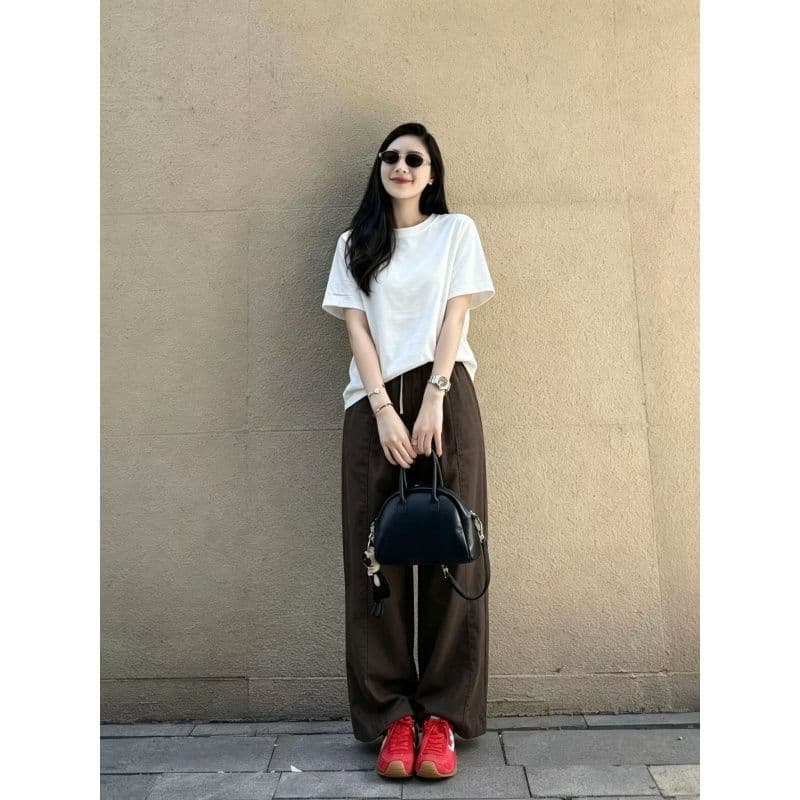 여름 ootd 착용 가져 가라. 세트 한국 스타일 연령 감소 루즈핏 화이트 반팔 티셔츠 캐주얼 슬림해 보이는 와이드 레그 팬츠 투피스 세트 이미지 5