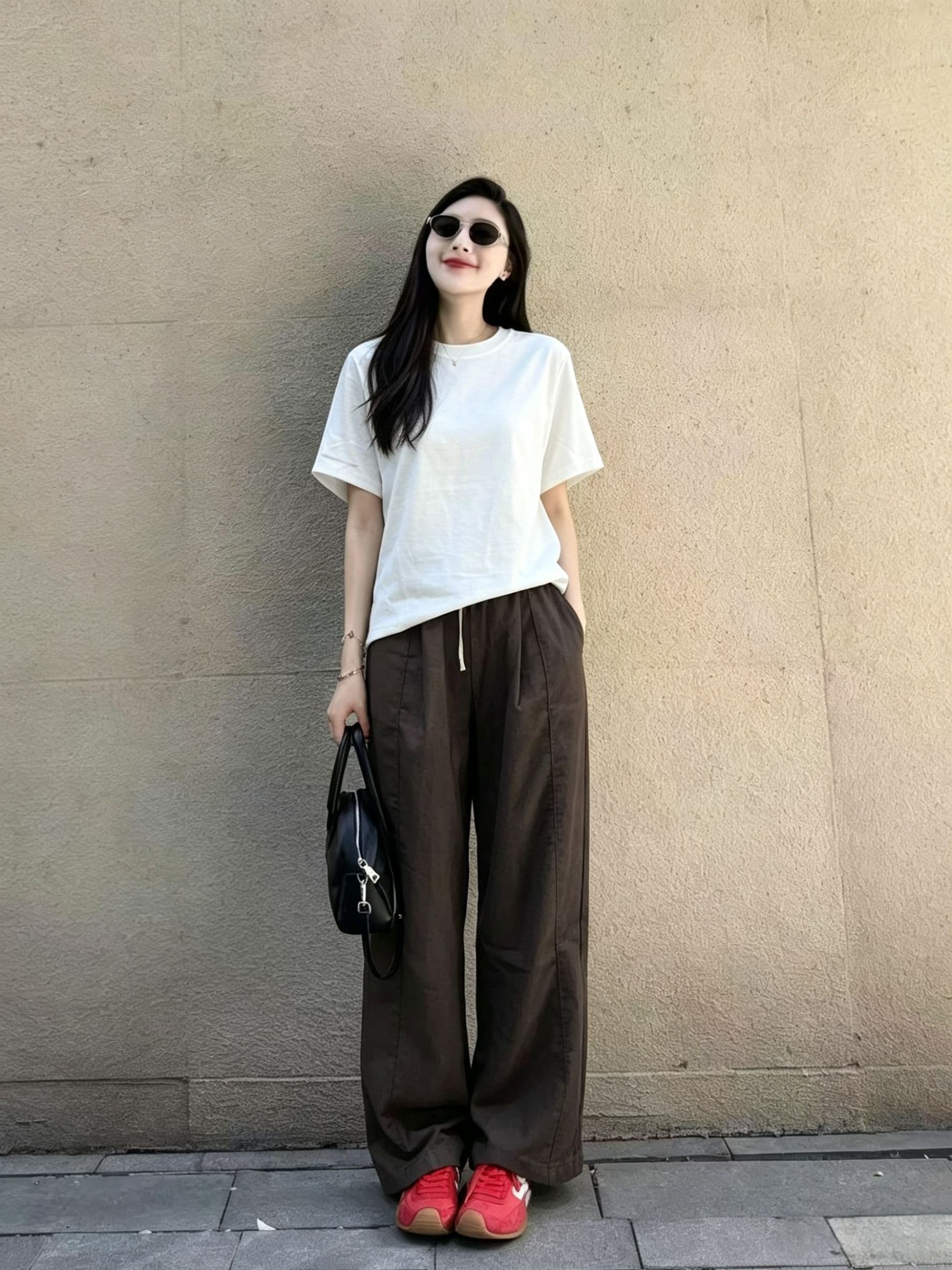 여름 ootd 착용 가져 가라. 세트 한국 스타일 연령 감소 루즈핏 화이트 반팔 티셔츠 캐주얼 슬림해 보이는 와이드 레그 팬츠 투피스 세트 상세 이미지 2